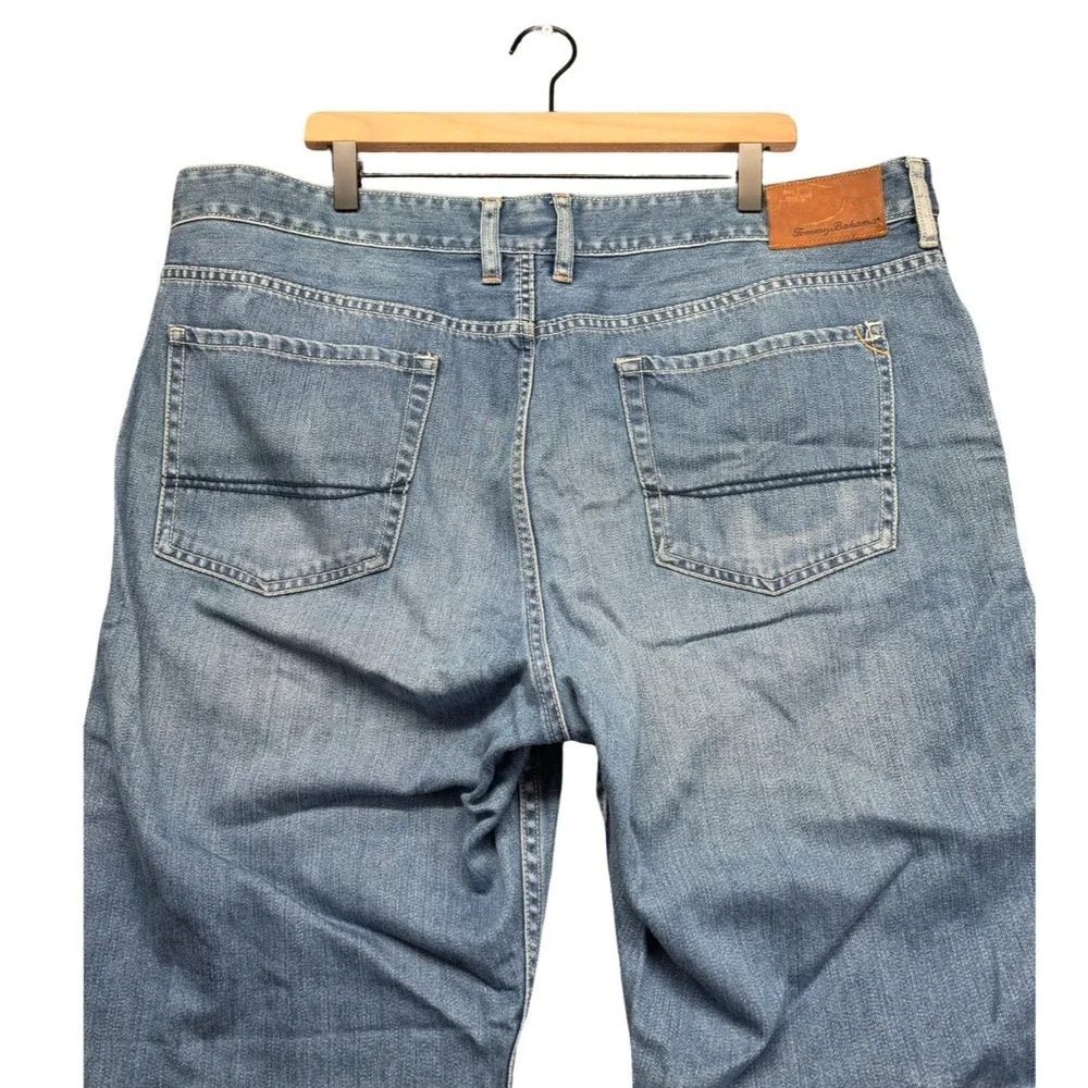 Tommy Bahama Men 42x30 Standard Fit Straight Jeans Blue Denim Tencel Marlin Logo